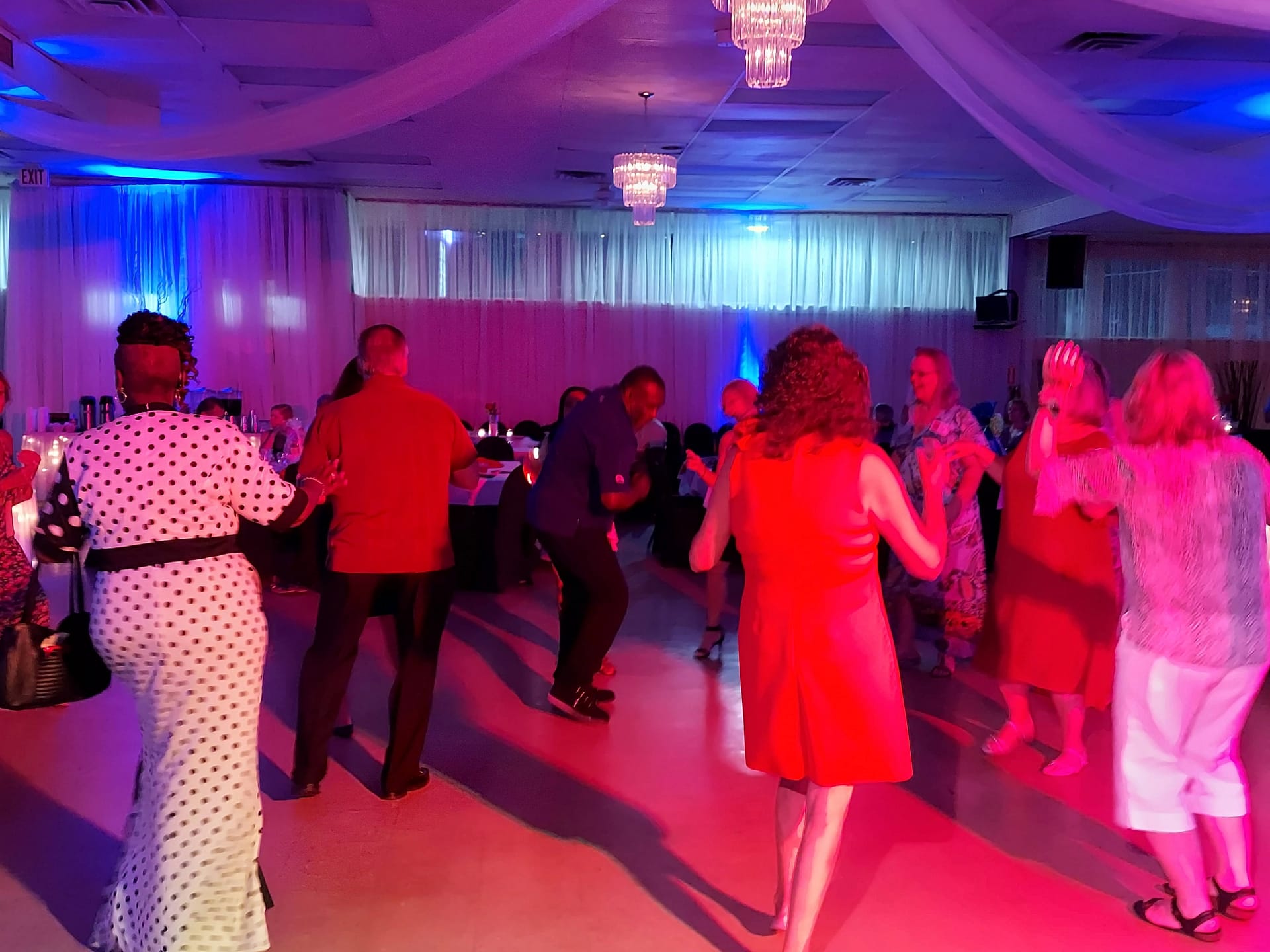 Guests dancing to music from expert DJ in Akron